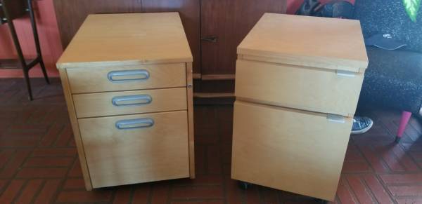 Personal File Cabinet w/Wheels 1