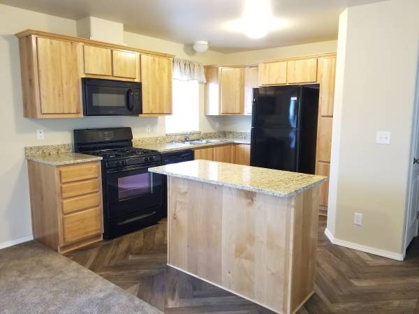 $1,999 / 2br - 1025ft2 - Don't miss out! Enjoy upscale living at a bargain budget price! (Anchorage)64014172241025122