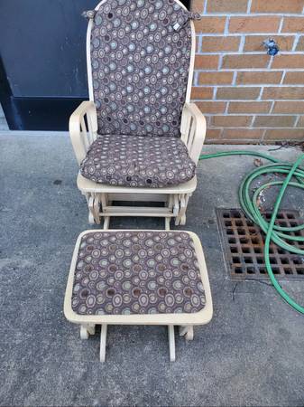 Glider with Ottoman Reduced 1