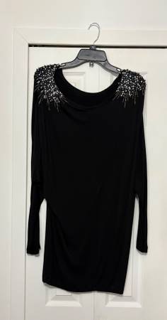 Karen Kane Beaded Tunic Sweater in very good condition 1