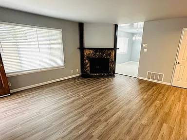 $1,825 / 2br - Spacious 2BR/2BA Apartment in Central Alameda (alameda)63813741635457121