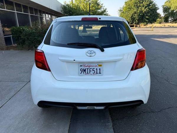 2015 Toyota Yaris - $7,99563619367166979124