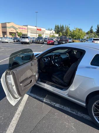 2013 Mustang GT Premium 6 speed 5.0L - $26,000 (Lake Stevens)63469747851265124