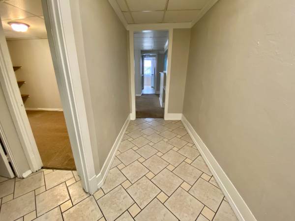 $1,350 / 2br - Large Kitchen & HUGE Closet Space!! (Pittsburgh)64013372532227123