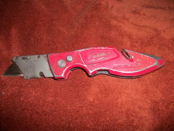 wilwaukee utility knife fastbackII 1