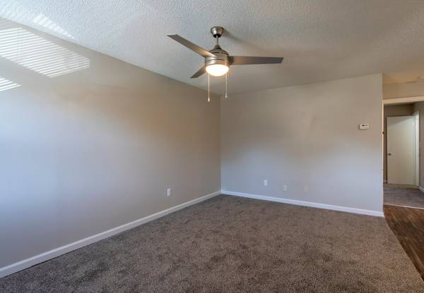 $880 / 1br - 610ft2 - ✨ Ahora en alquiler en Arbor Park Apartments – Huntsville, AL! ✨ (Huntsville, AL)63801809173891124