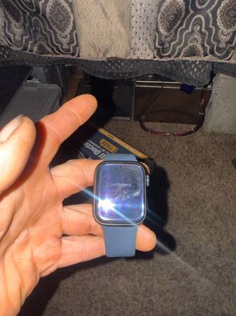 Apple watch 8 w/cellular 1