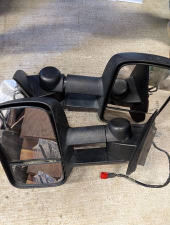 Chevy 5500 towing mirrors 1