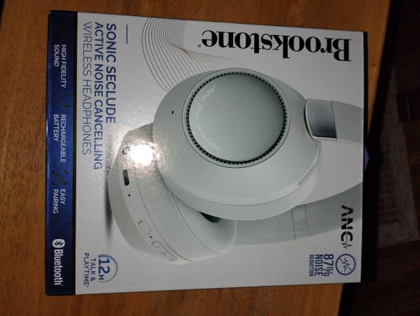 Brookstone Sonic Seclude Active Noise
 1