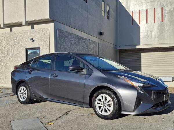 2017 TOYOTA PRIUS TWO,EXCELLENT CONDITION/LOW MILES/IT DRIVES GREAT!! 1