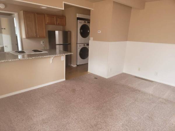$1200.00 / 1br - 520ft2 - Updated cottage near Olympic Training Center63687136746497121