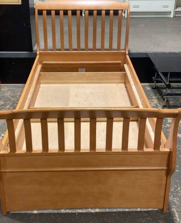 🛏️ Solid Wood Twin Captain’s Bed w/ Storage Drawers 🛏️ 1