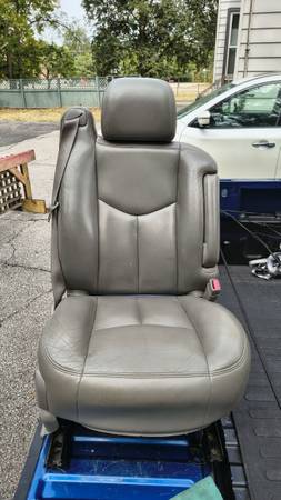 99-06 Chevy passenger seat 1