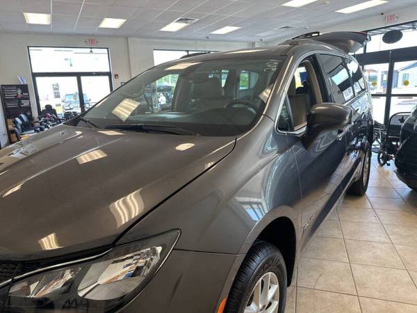 2021 CHRYSLER PACIFICA REAR ENTRY WHEELCHAIR VAN LOW MILES - $49,500 (Seekonk MA , Platinum BraunAbility Dealer)63623751110915122