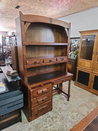 Links-Taylor Rawhide Wagon Wheel 6 Pc. Bedroom Set 1