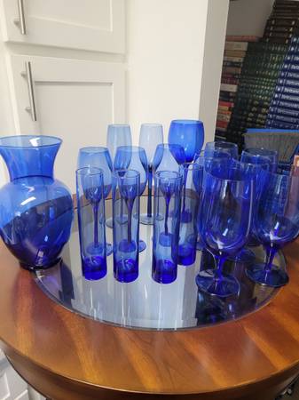ASSORTED VIVID BLUE CRYSTAL GLASSES (16) PIECE 1