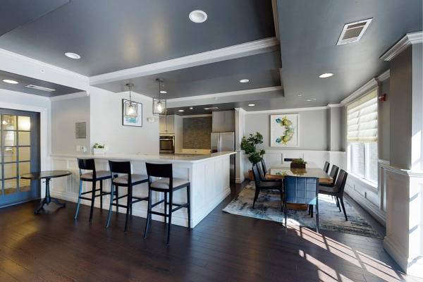 $3,211 / 2br - 1317ft2 - Upgraded kitchens available, Washer and dryer, Loft, Large closets (Peabody, MA)63690755562499124