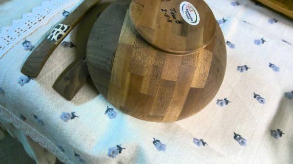 Handmade Berea College Kentucky wood salad bowl - $40 (Wrightstown/Newtown, PA)63442981284353123