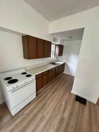 $950 / 1br - Apartamento de un dormitorio (se acepta sección 8) (Pittsburgh)64013203176450121