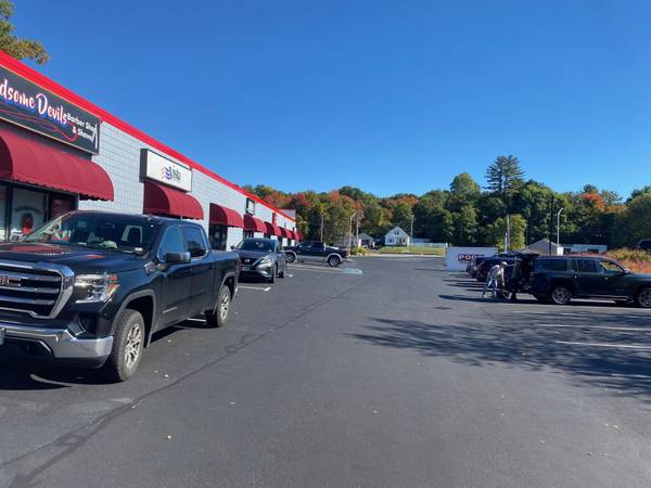 $600 office for rent (1100 Hooksett rd)63931654836994122