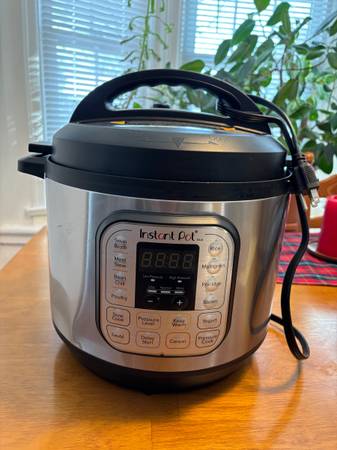 Instant Pot electric Duo pressure cooker 1