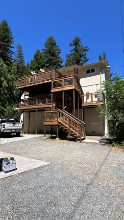$1,900 / 1br - Newly remodeled top floor apt with garage/ most utilities paid (russian river)63946806558210121
