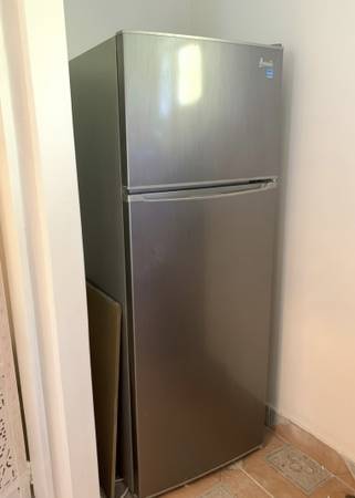 FREE Avanti fridge 1