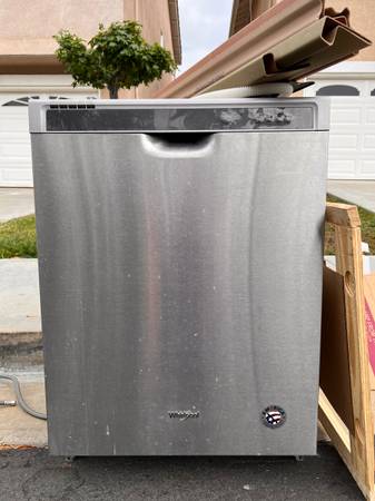 Whirlpool Dishwasher (Model WDF520PADM9) 1