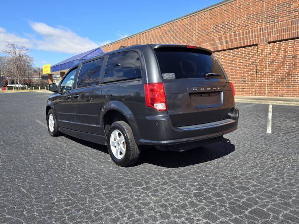 2012 DODGE GRAND CARAVAN ....... Conversión para Silla de Ruedas para Discapacitados - $14,997 (Charlotte)63617435236993122