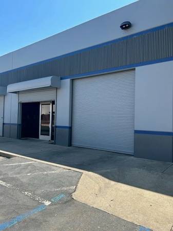 $1,710 / 1500ft2 - Office and Warehouse Space Available! (Sacramento)63919497682434121