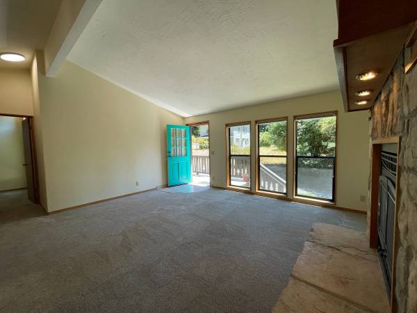 $2,400 / 2br - 900ft2 - Upgraded Modular home, primary  ensuite, walk to Guerneville (russian river)63880131089537122