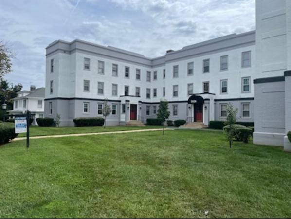 $795 / 1br - Lafayette 1 Bedroom Apartment (3526 Fort Avenue)63851966809091120