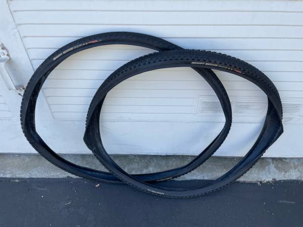 Kenda Happy Medium plegable de Kevlar 700x32c Grava / Ciclocross - $45 (Calabasas)63470987907713120