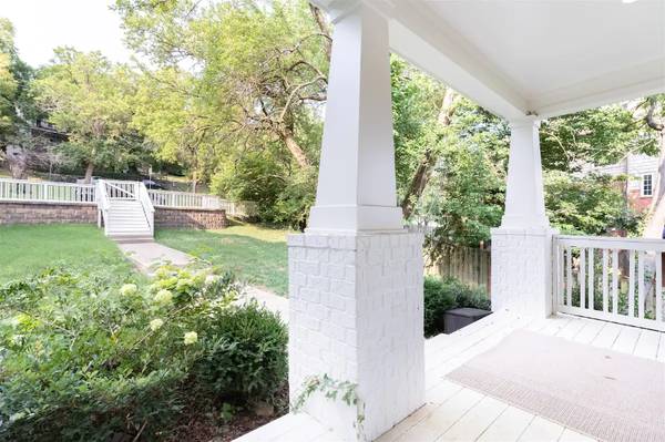 $7995.00 / 5br - 3891ft2 - Stunning 5 bedroom furnished home near Vanderbilt with views63680193638529123