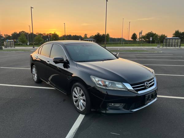 2013 HONDA ACCORD - V6 - 133K MILLAS - $9,000 (Springfield)63439872941955123