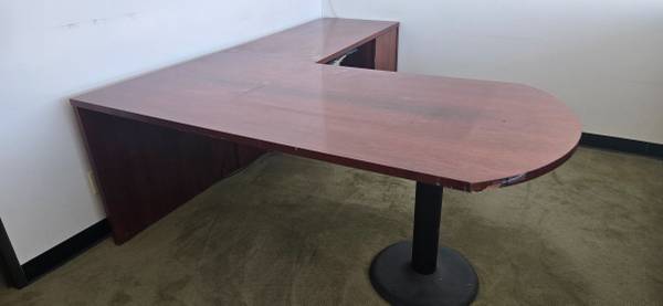 Free L-Shaped Desk 1