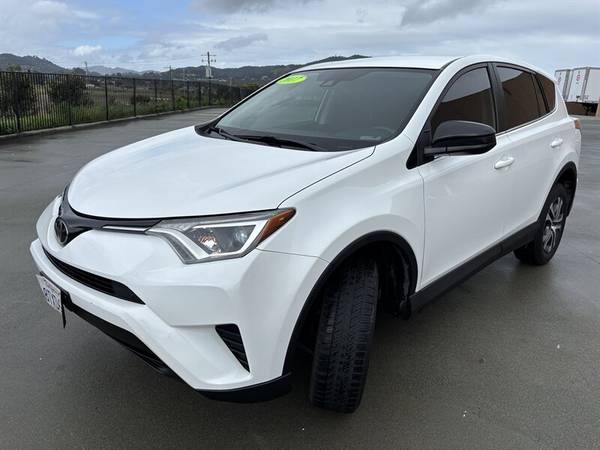 2017 Toyota RAV4 LE - $16,995 (* FINANCIAMIENTO DISPONIBLE ** NUEVO O SIN CRÉDITO, ¡aceptado!)63624254549635123