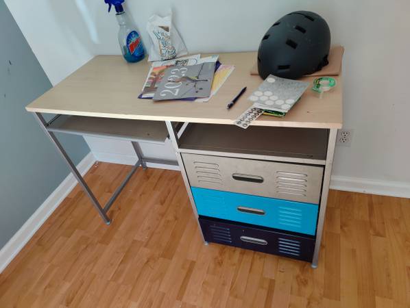 Desk 1