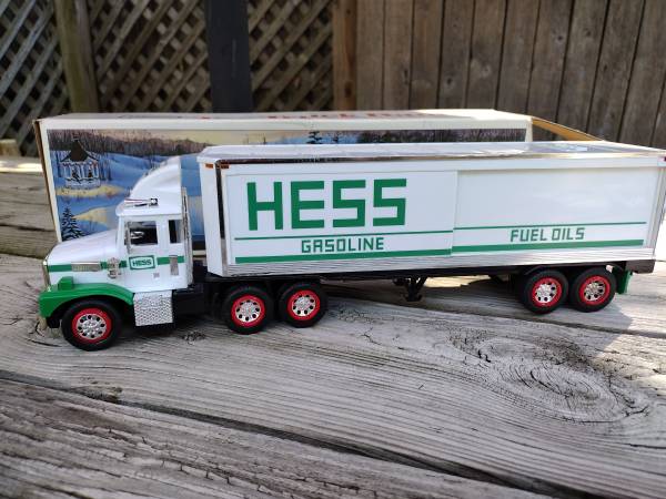 Vintage Hess Toy Truck Bank ~1987 1