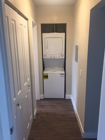 $2.695 / 1 dormitorio - 700 pies cuadrados - Unidad inferior de 1 dormitorio y 1 baño reformada en zona costera de Oceanside (Oceanside)63238601996675122