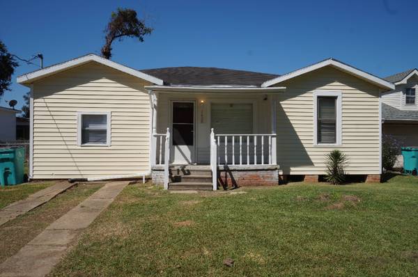 $1000.00 / 3br - 1200ft2 - 3 Bedroom 1 Bath Home On Large Lot63857517061505120