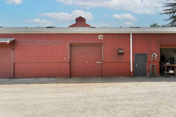 $1,371 / 975ft2 - Industrial Warehouse Flex Space Available - 975 sqft - Inner NE Portla (Portland)64038886088707122
