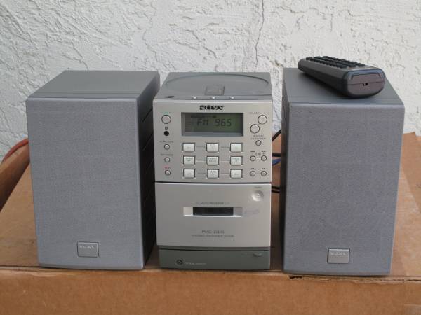 Sony Hi-Fi Mini Personal Component Stereo System CD Cassette AM/FM 1