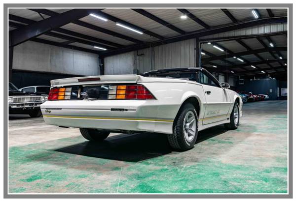 1988 Chevrolet Camaro Iroc Convertible / TPI 305 / 700R4 / AC / 65K Mi - $23,50063621438433025121