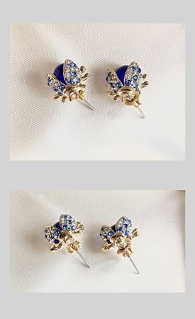 Blue Bee Crystal Post Earrings  - 1980’s 1