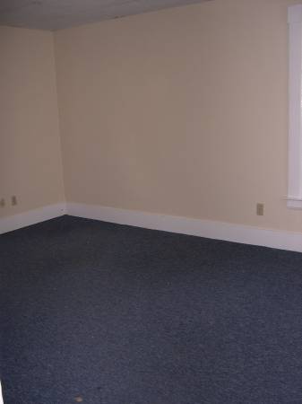 $850 / 2br - 111 Lake rd (Newport)63976980262786121