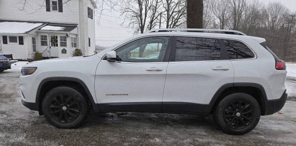 2019 Jeep Cherokee Latitude Plus 4WD  74k Miles 1