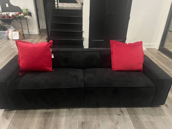 Black Velvet Sofa H 26 x W 95.5 x D 35.5 1