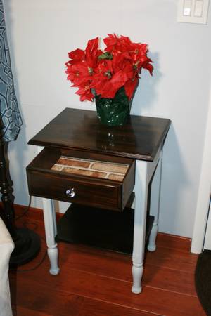 small Dresser and table combo 130 bucks cash!! 1