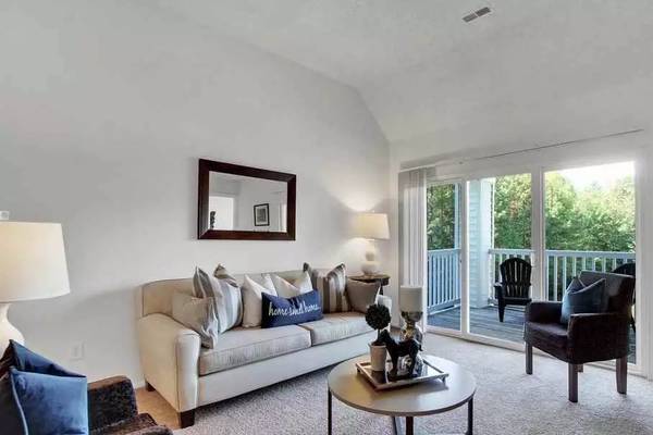 $1,474 / 1br - 900ft2 - Now showing! Gorgeous 900 Sq Ft 1 bed, 1 bath! Wonderful deal! (Richmond)64027111514625120